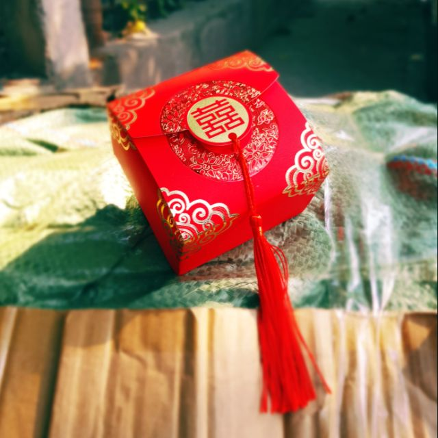 in hộp đựng bánh phu thê