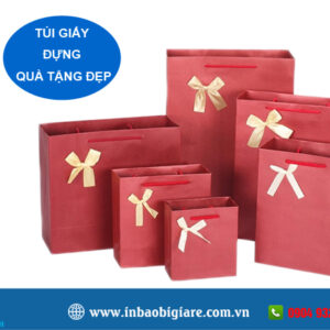 Túi giấy màu đỏ