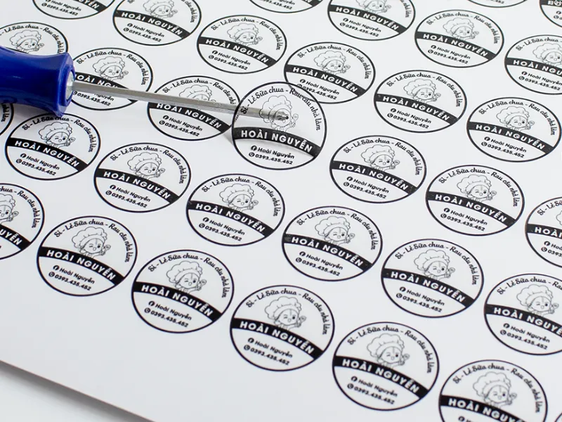 Đơn vị in decal trong chữ trắng chuyên nghiệp tại TP.HCM In decal trong chữ trắng - Giải pháp quảng cáo hiệu quả cho doanh nghiệp