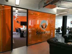 In Decal Dán Kính Theo Yêu Cầu Giá Rẻ